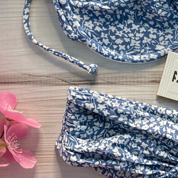 Billabong 🌊 Underwire Top | Fiji Shirred Bottoms Bikini Set - Picture 3 of 7